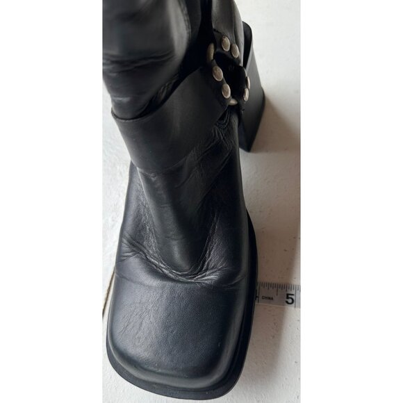 Women's Unlisted Brand Mid Heel Black Leather Upper Boots w/Silver Accent Size 8 - Picture 10 of 16